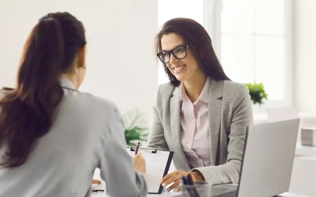 What Is the Key Role of a Human Resources Consultant?