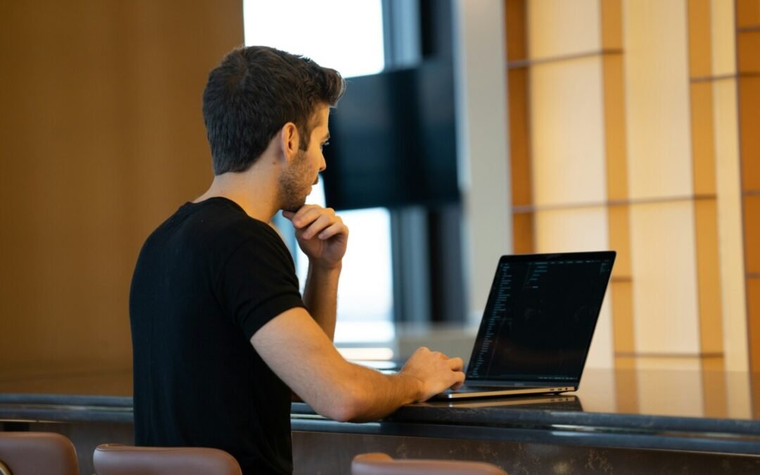 What is a Digital Nomad & How to Ensure Compliance