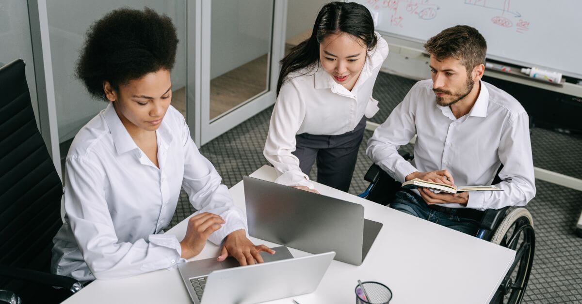 European HR Compliance Pro Guide to Avoid Fines FI