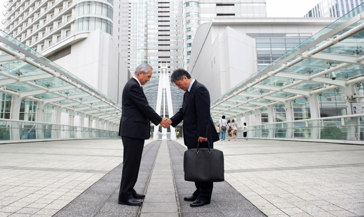 Europe vs Asia Business Culture - Key Workplace Differences FI